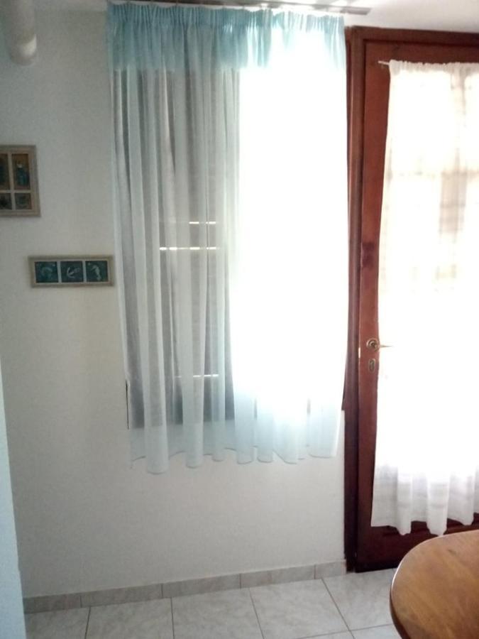 Violetta Studios&Apartments Milína Esterno foto