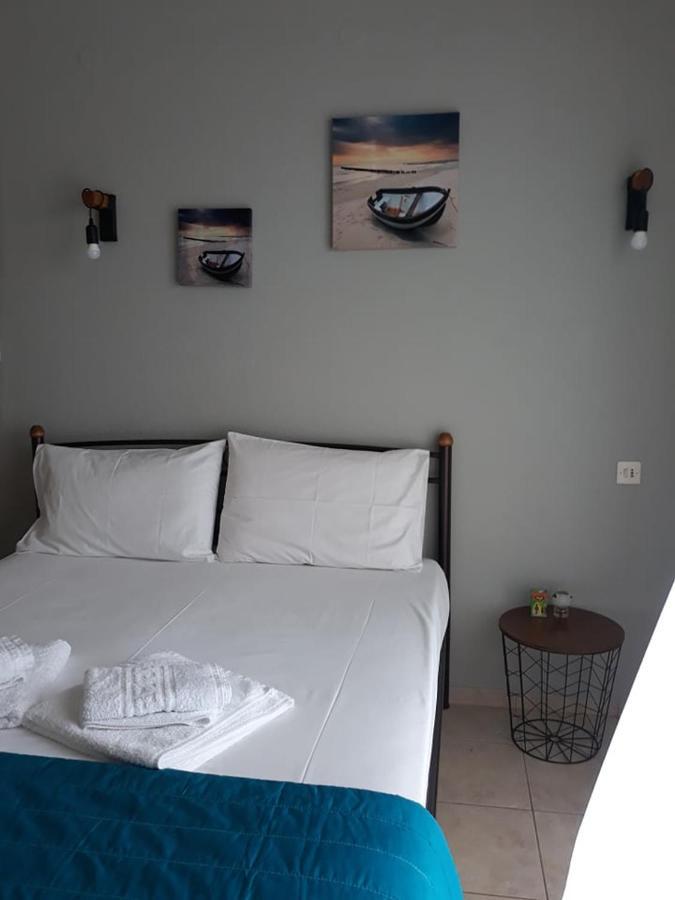 Violetta Studios&Apartments Milína Esterno foto
