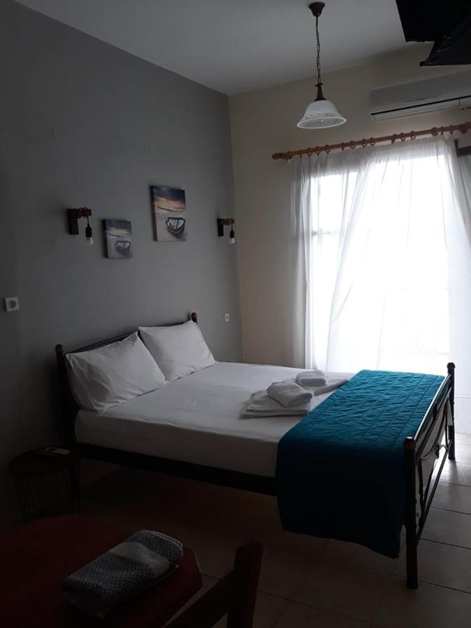 Violetta Studios&Apartments Milína Esterno foto