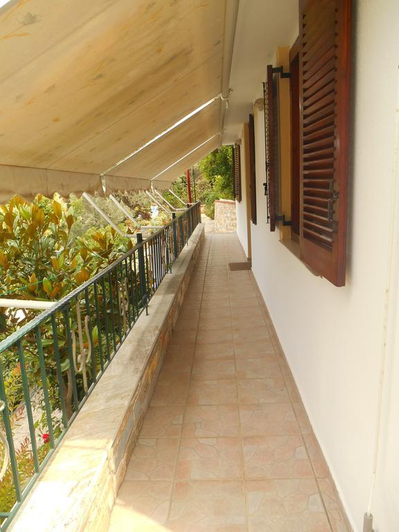 Violetta Studios&Apartments Milína Esterno foto