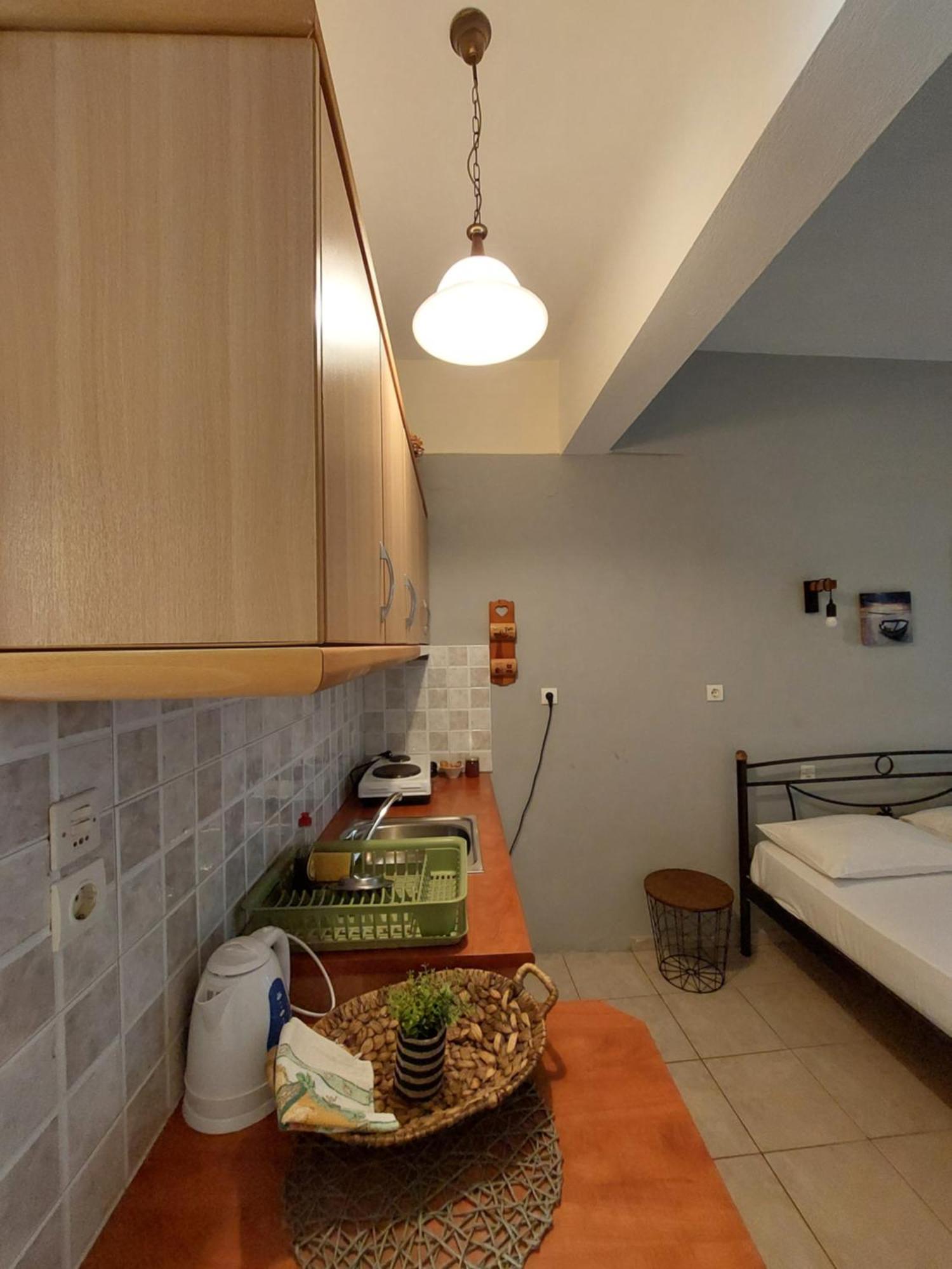 Violetta Studios&Apartments Milína Esterno foto