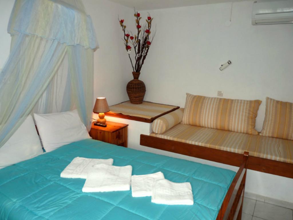Violetta Studios&Apartments Milína Esterno foto